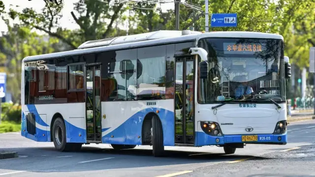 沪D·R6270
