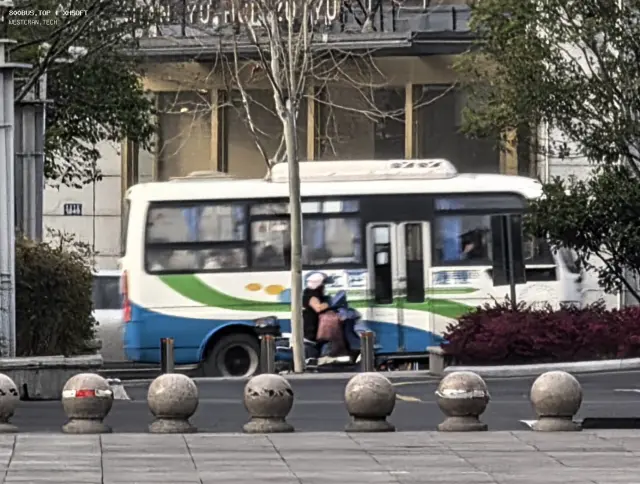 800BUS
