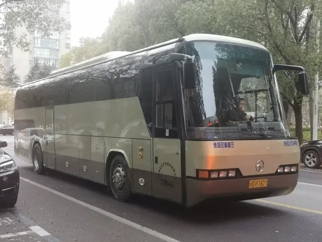 沪D P7827