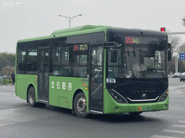 800BUS