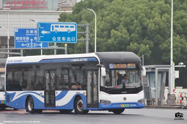 800BUS