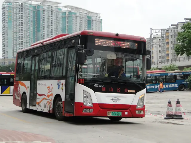 粤E 06490D
