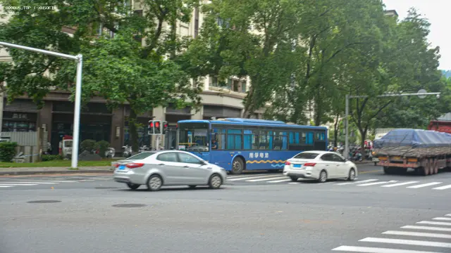 闽H 06895
