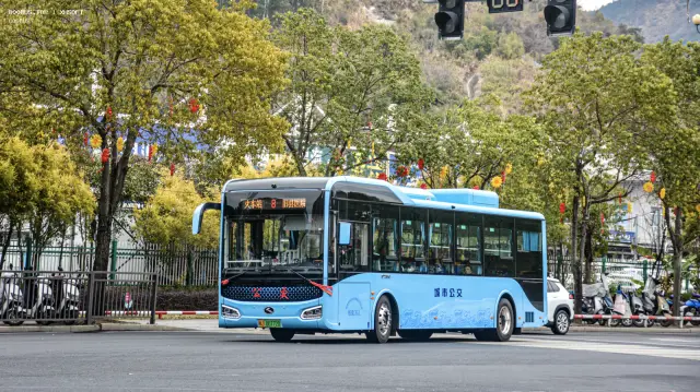 闽J 00772D