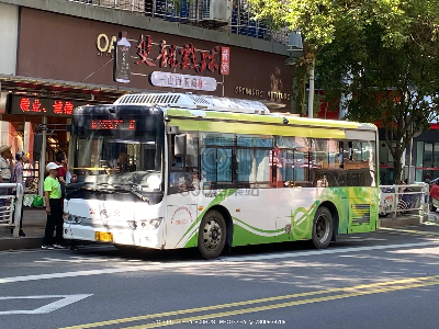 闽H Y8677