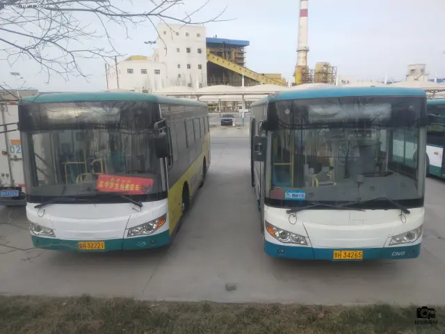 甘H 32221(左) 甘H 34265(右)