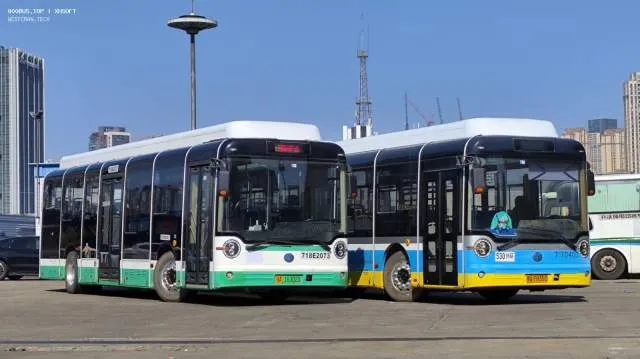 718E2073 717D400
