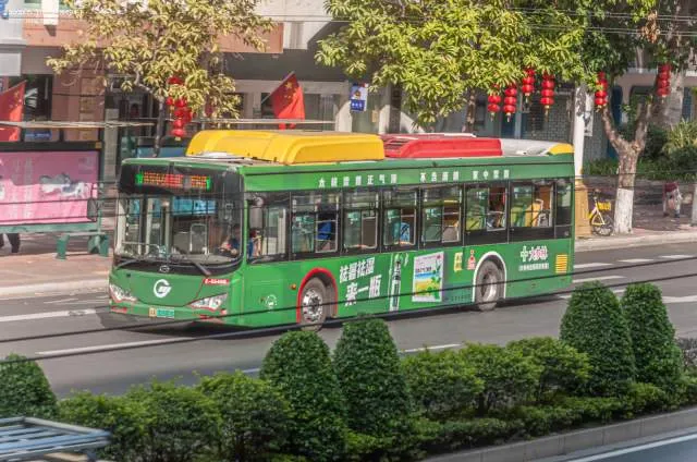 32882D