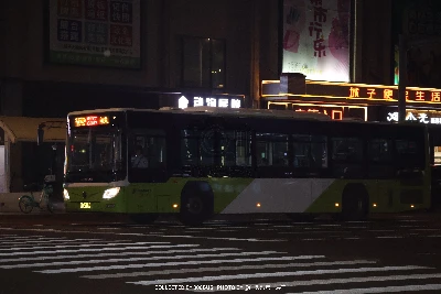 京A AU903