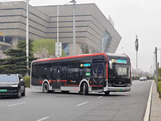 01676D