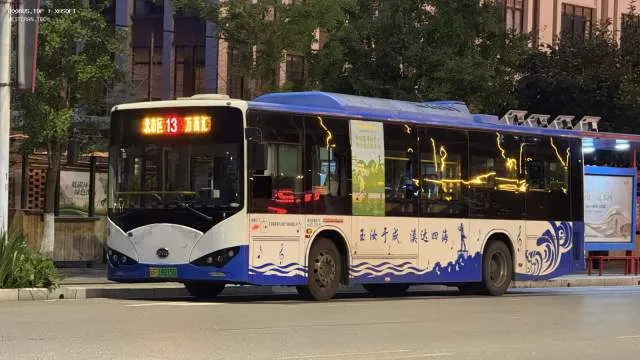 云F 19215D