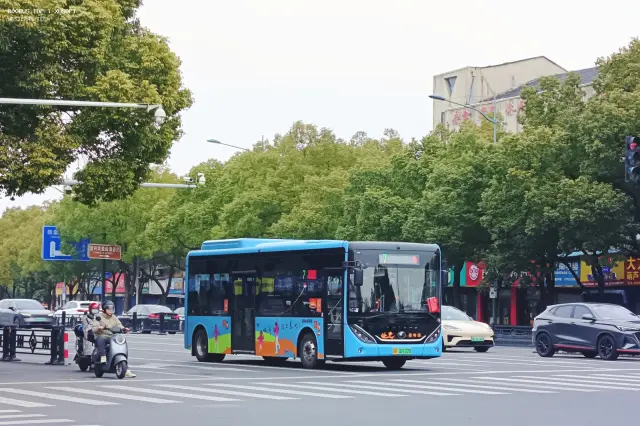 苏B·02122D