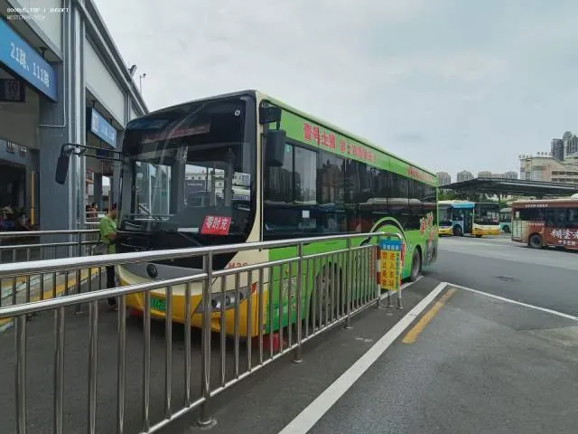 粤J06422D
