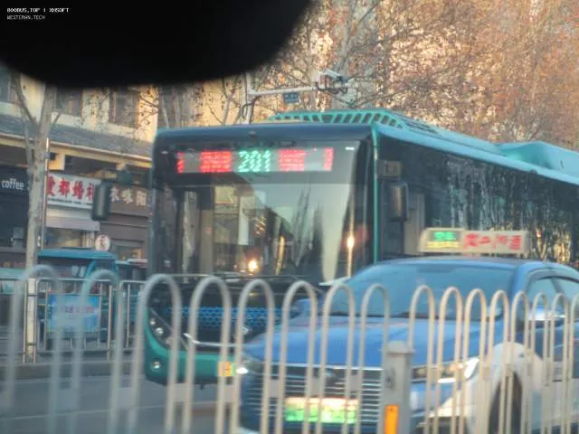 被出租车挡了
