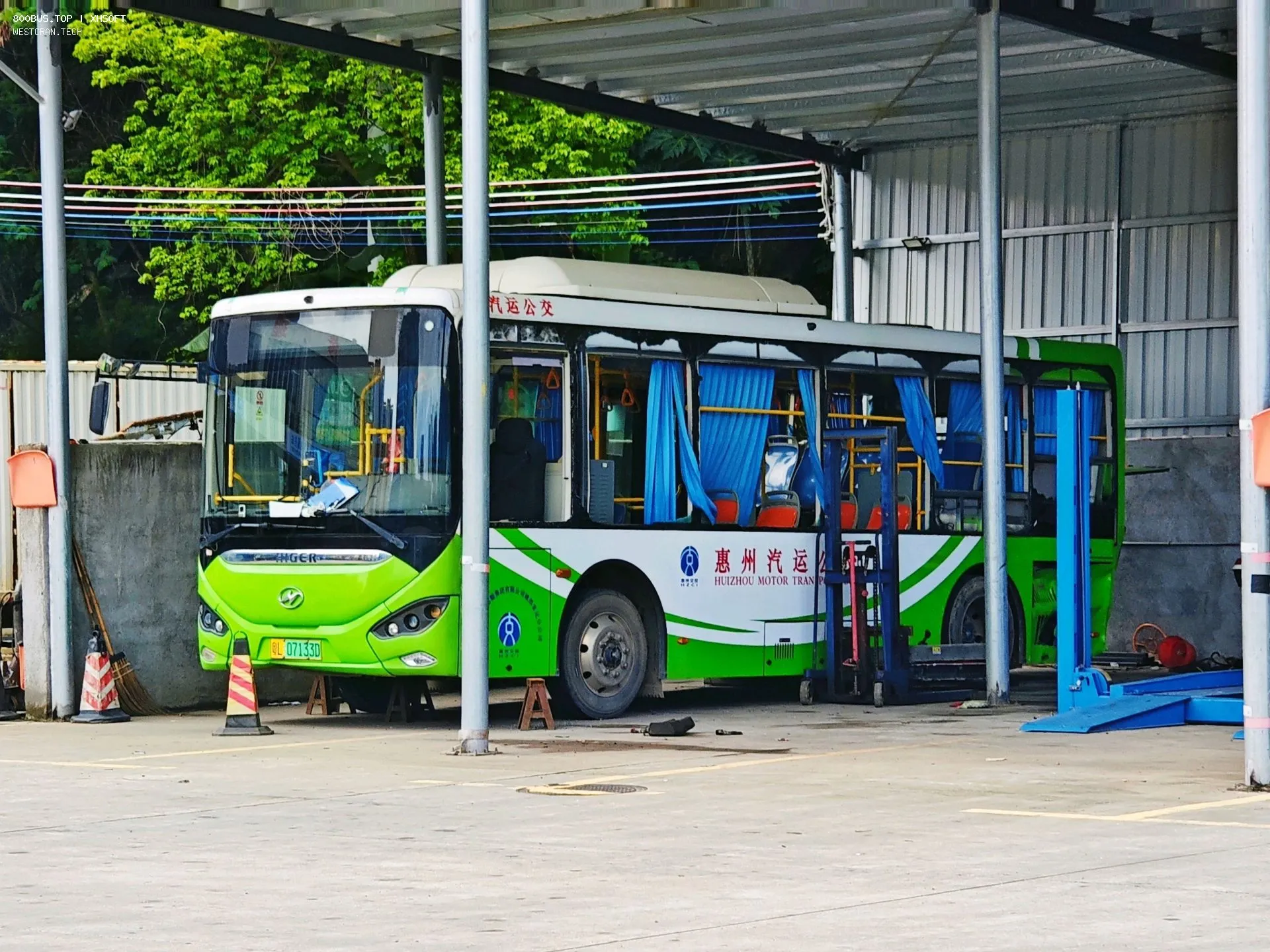 Bus Archive
