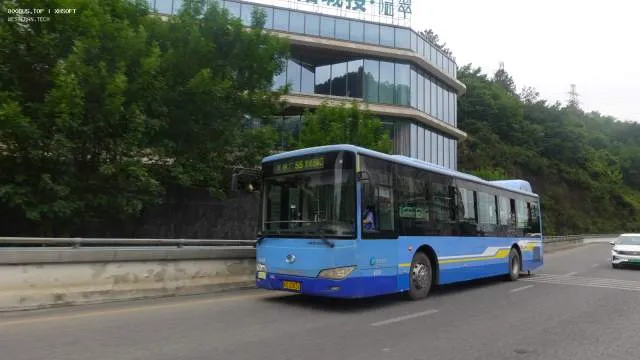 贵A U3836