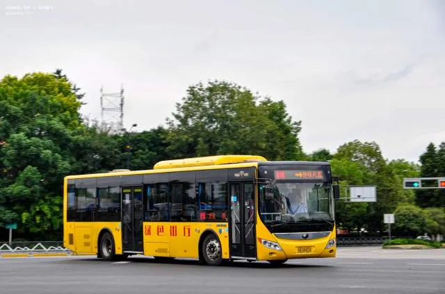 川AU8820