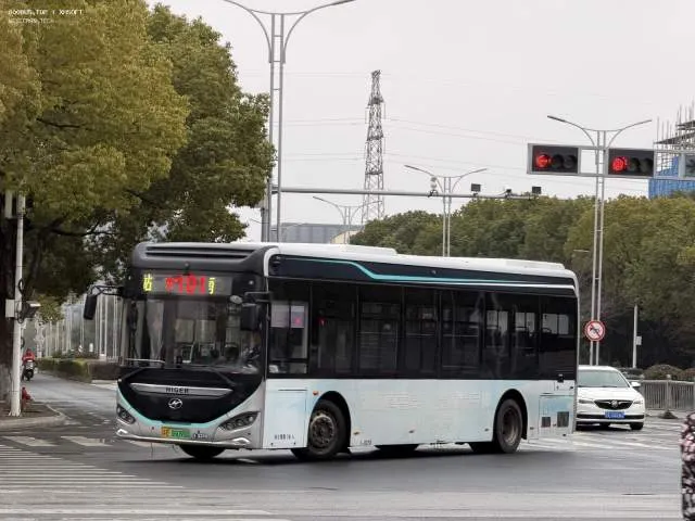 苏E06090D