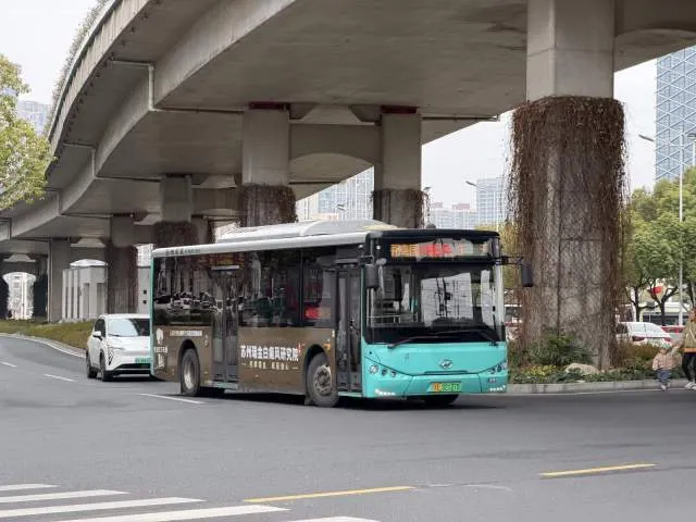 苏E02127D