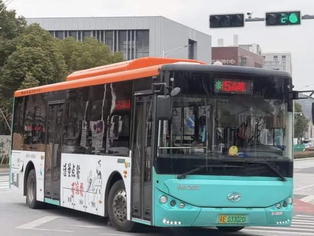苏E03302D