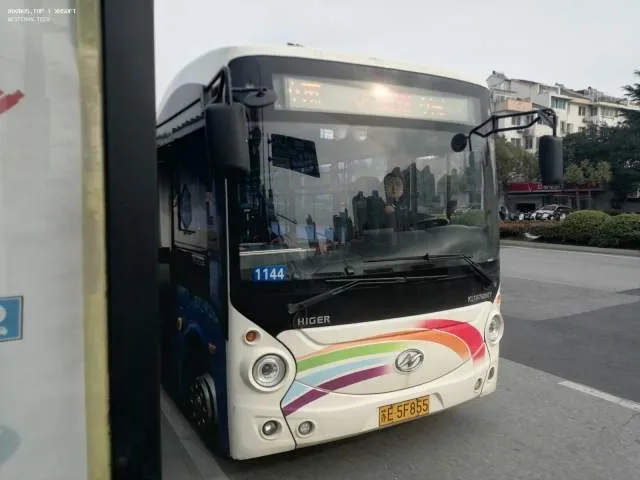 苏E5F855