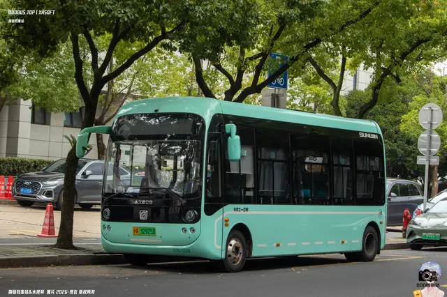 沪A 32925D