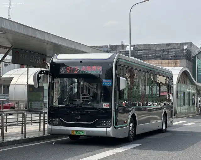 沪A·37627D/巴士四公司/Z0A-0349