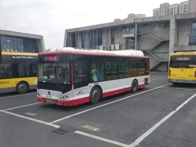 沪A 02393F