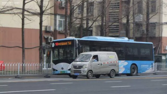 南京190路实验K8A提莫的被挡了