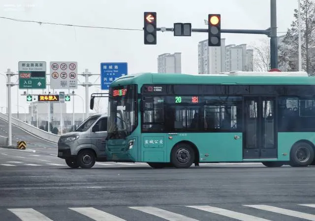 苏J??????