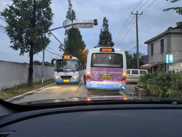 沪E A8888