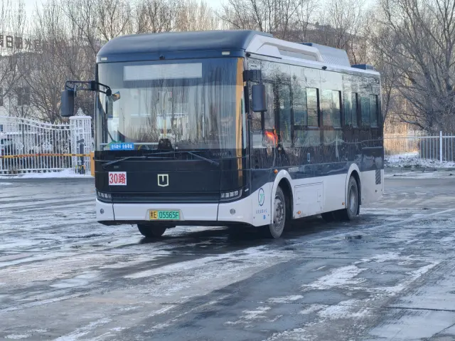 黑E 05565F