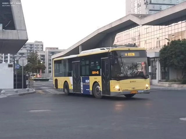 沪E F1573