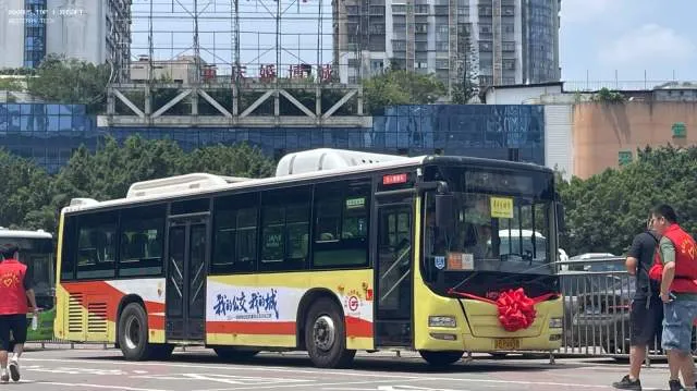 渝B P8898（82569）